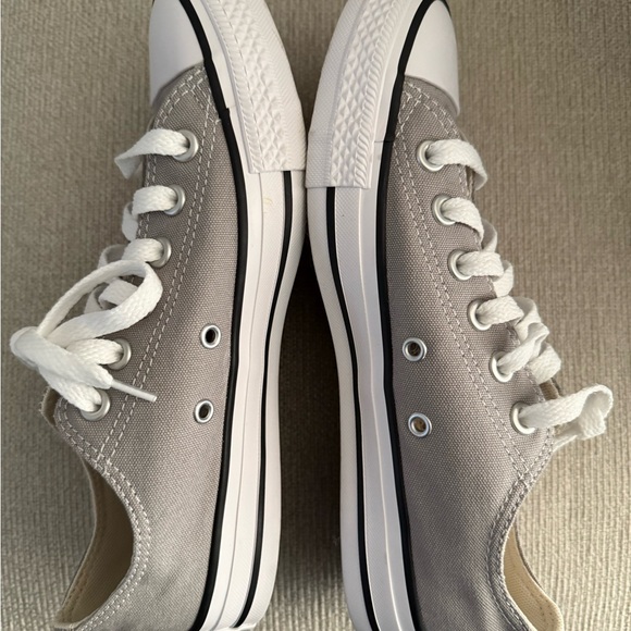 Charcoal low top converse - Picture 2 of 4